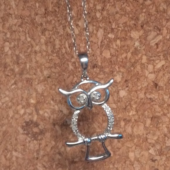 Silver Owl Necklace - Picture 2 of 3